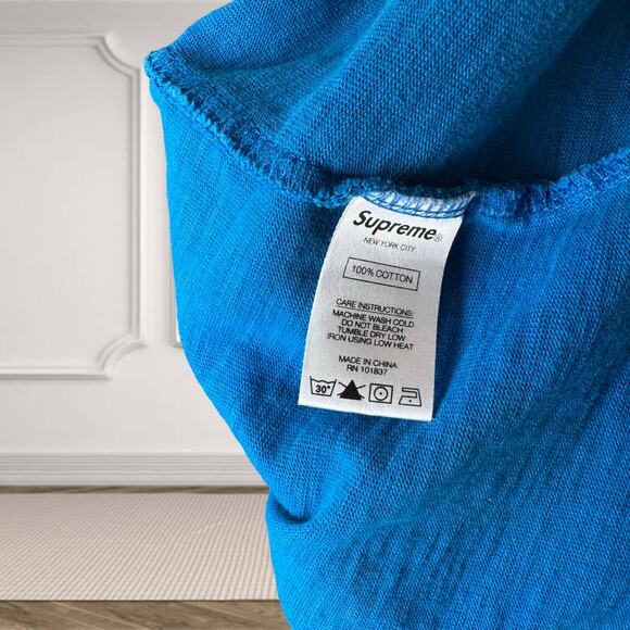 🔥 Supreme Split-Color Logo Tee – Navy & Mustard XL 🔥 - Picture 4 of 4